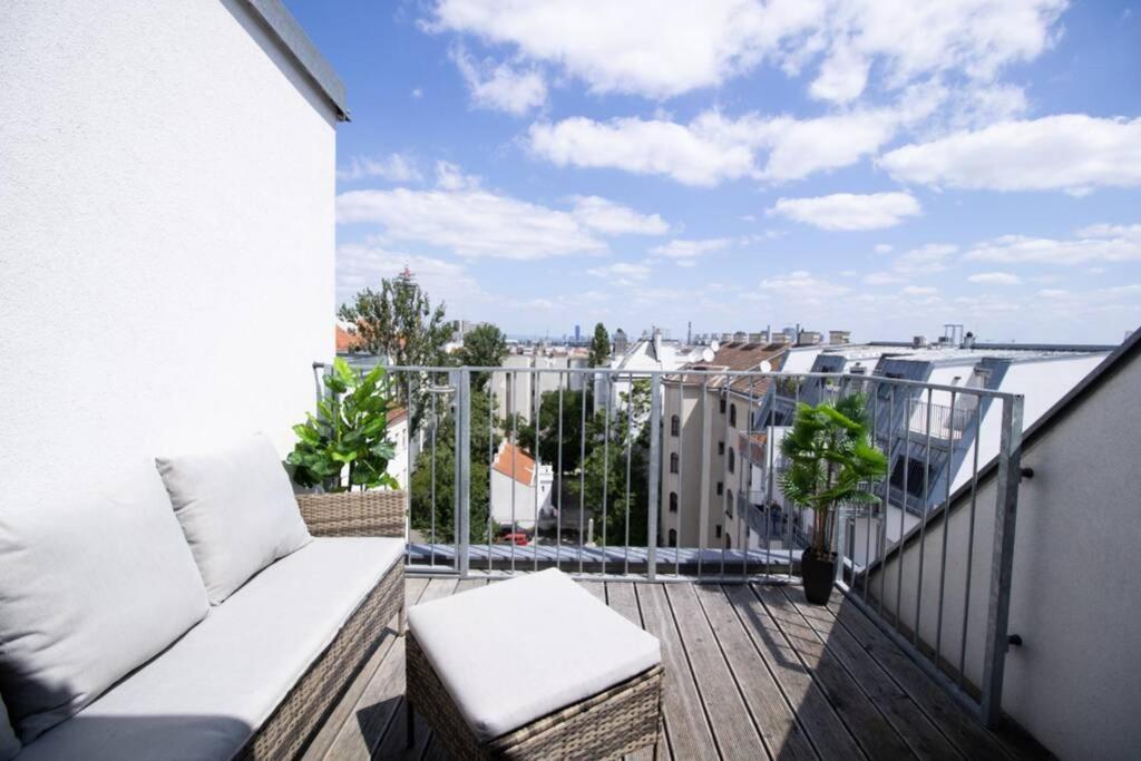 Apartmán Sunny & Cozy Penthouse With Balcony L Dg4'14 Vídeň Exteriér fotografie