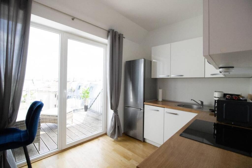 Apartmán Sunny & Cozy Penthouse With Balcony L Dg4'14 Vídeň Exteriér fotografie