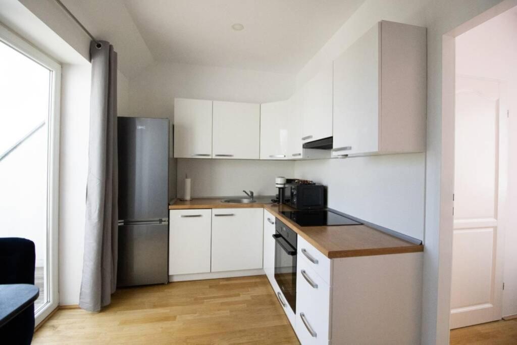 Apartmán Sunny & Cozy Penthouse With Balcony L Dg4'14 Vídeň Exteriér fotografie