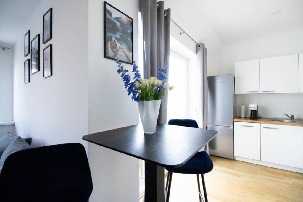 Apartmán Sunny & Cozy Penthouse With Balcony L Dg4'14 Vídeň Exteriér fotografie